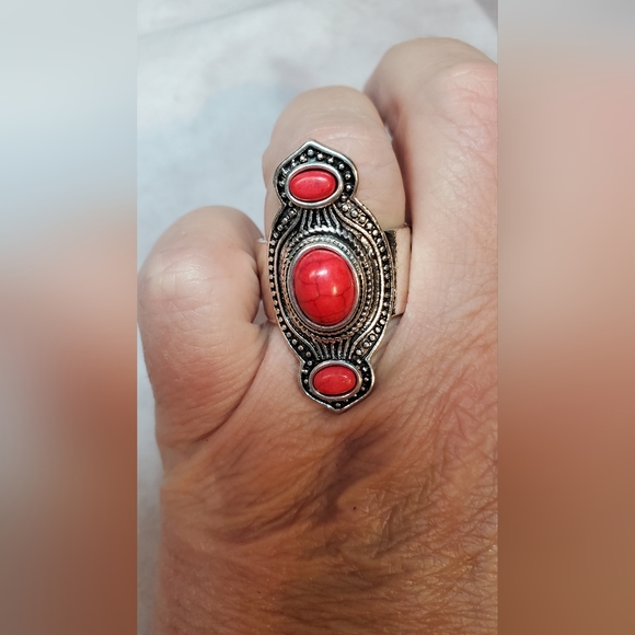 Red Dyed Howlite Stretchy Ring  NWOT - Picture 1 of 3
